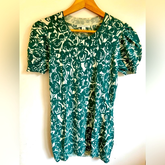 Banana Republic short sleeve sweater green and white rose print Size Small - Picture 1 of 10